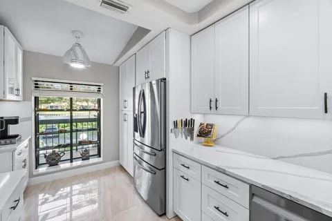 $325,000 | 5120 Golfview Court, Unit 1722, Delray Beach, FL 33484