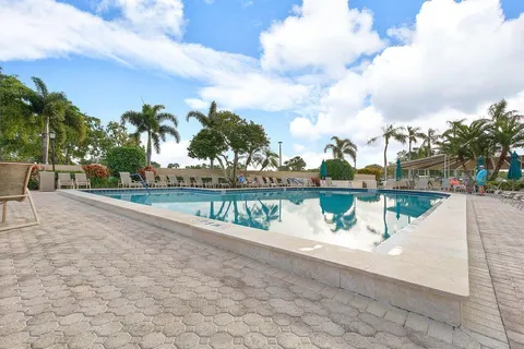$325,000 | 5120 Golfview Court, Unit 1722, Delray Beach, FL 33484
