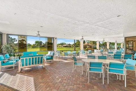 $325,000 | 5120 Golfview Court, Unit 1722, Delray Beach, FL 33484