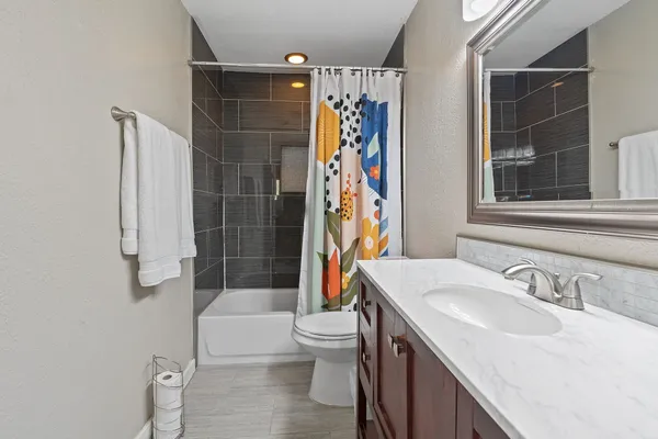 $2,000 | 1906 Valley Hill Circle, Unit A, Austin, TX 78741