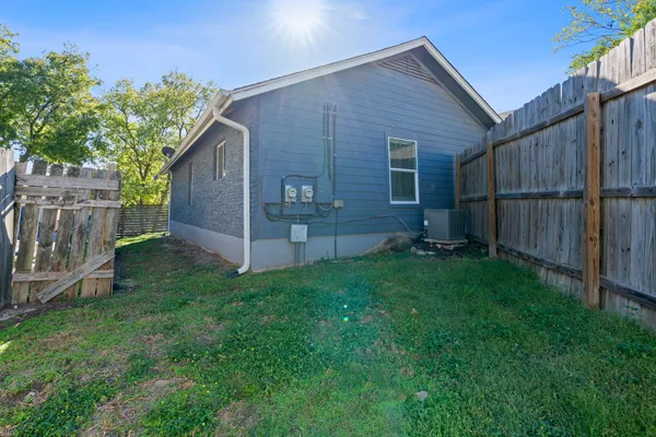 $2,000 | 1906 Valley Hill Circle, Unit A, Austin, TX 78741