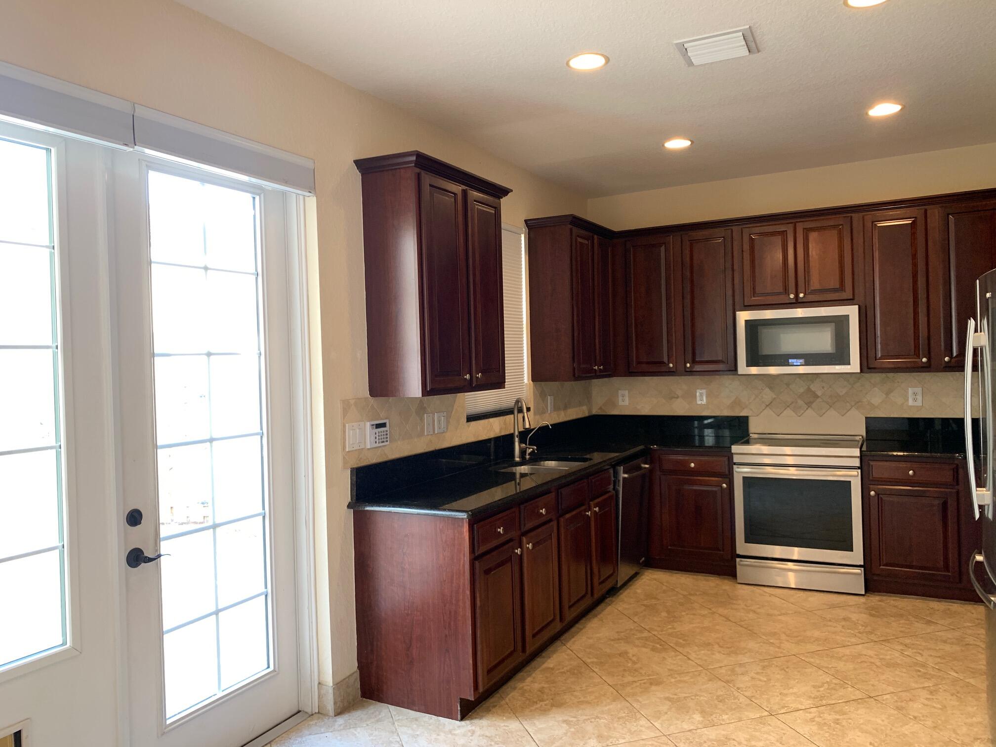 147 Mulligan Place Jupiter, FL 33458 - Photo 4 of 12 image6