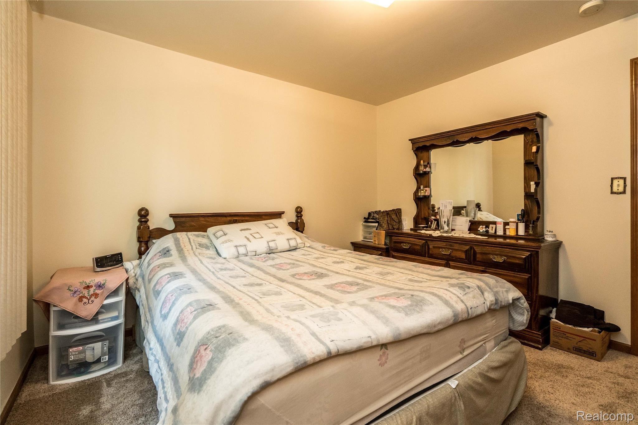 17931 Rocco Drive Macomb, MI 48044 - Photo 46 of 77 DSC05195.jpg
