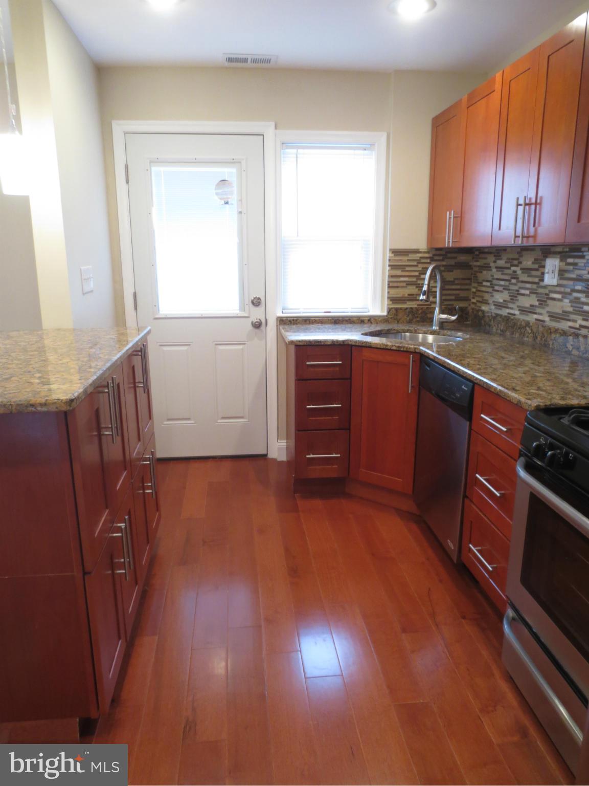 3807 Monterey Road Baltimore, MD 21218 - Photo 3 of 29 Space to work, chill, eat