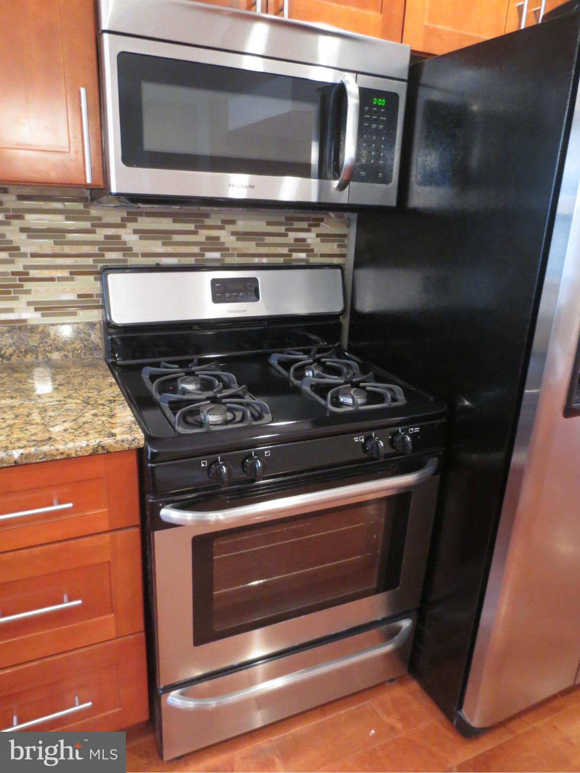 3807 Monterey Road Baltimore, MD 21218 - Photo 5 of 29 Stainless Appliances