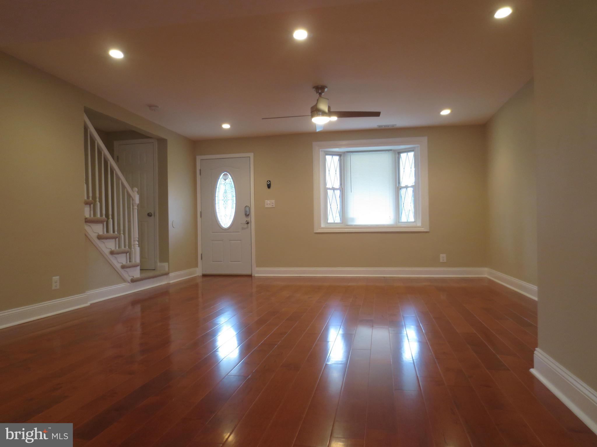 3807 Monterey Road Baltimore, MD 21218 - Photo 9 of 29 Large Living Room