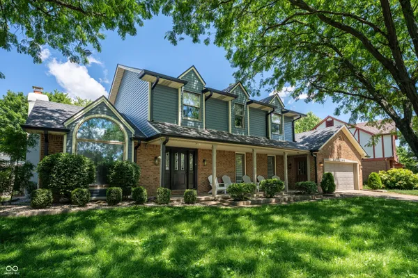 $384,900 | 906 Hummingbird Lane, Columbus, IN 47203