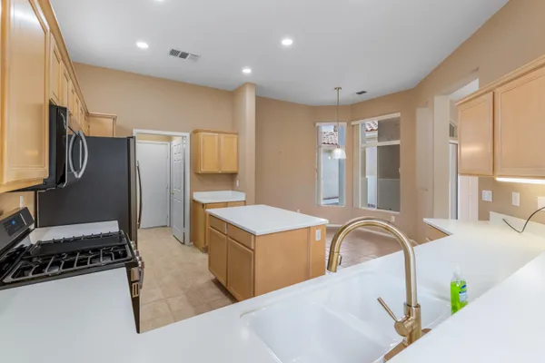 $3,200 | 78745 Platinum Drive, Palm Desert, CA 92211