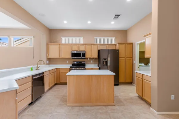 $3,200 | 78745 Platinum Drive, Palm Desert, CA 92211