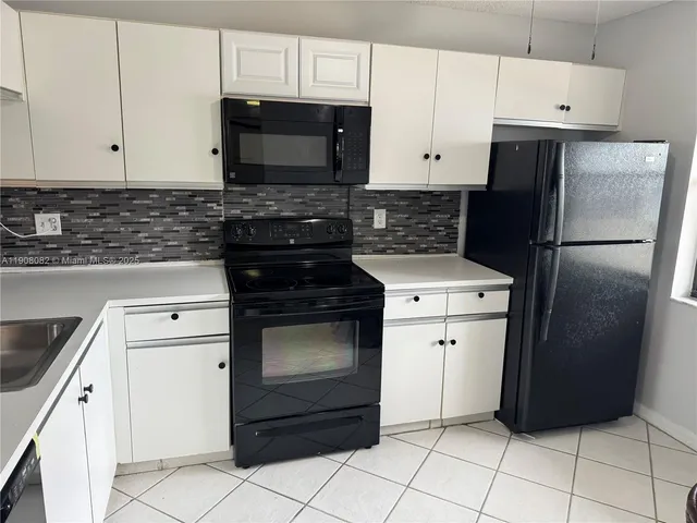 $1,800 | 7590 Tahiti Lane, Unit 101, Lake Worth, FL 33467