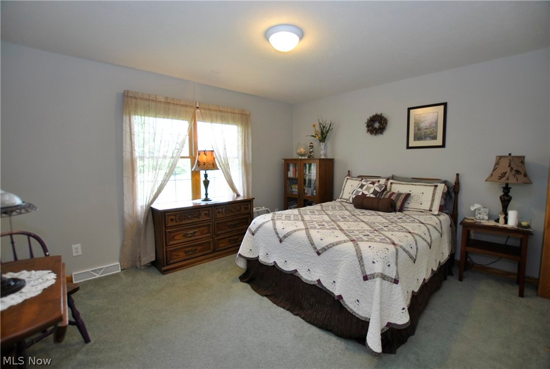 1890 Hollythorne Road Northeast Canton, OH 44721 - Photo 12 of 20 Gallery Image 12