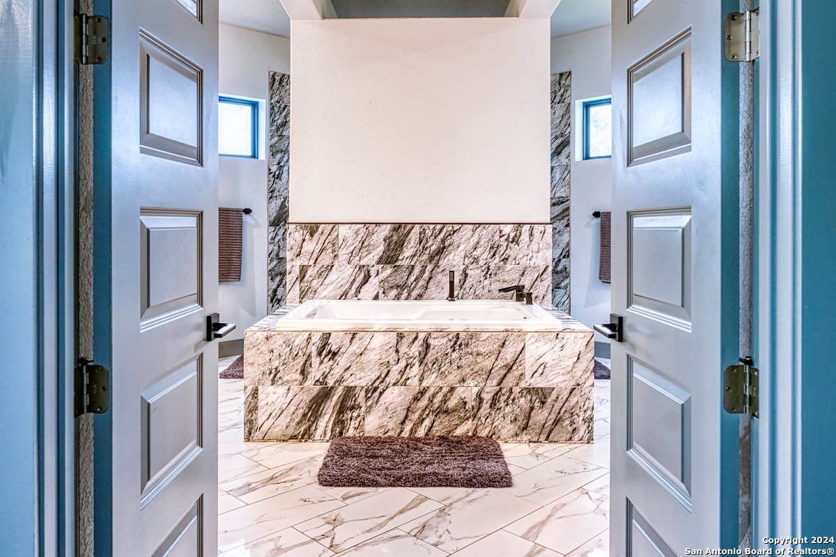 27519 Sunset Loop San Antonio, TX 78266 - Photo 26 of 43