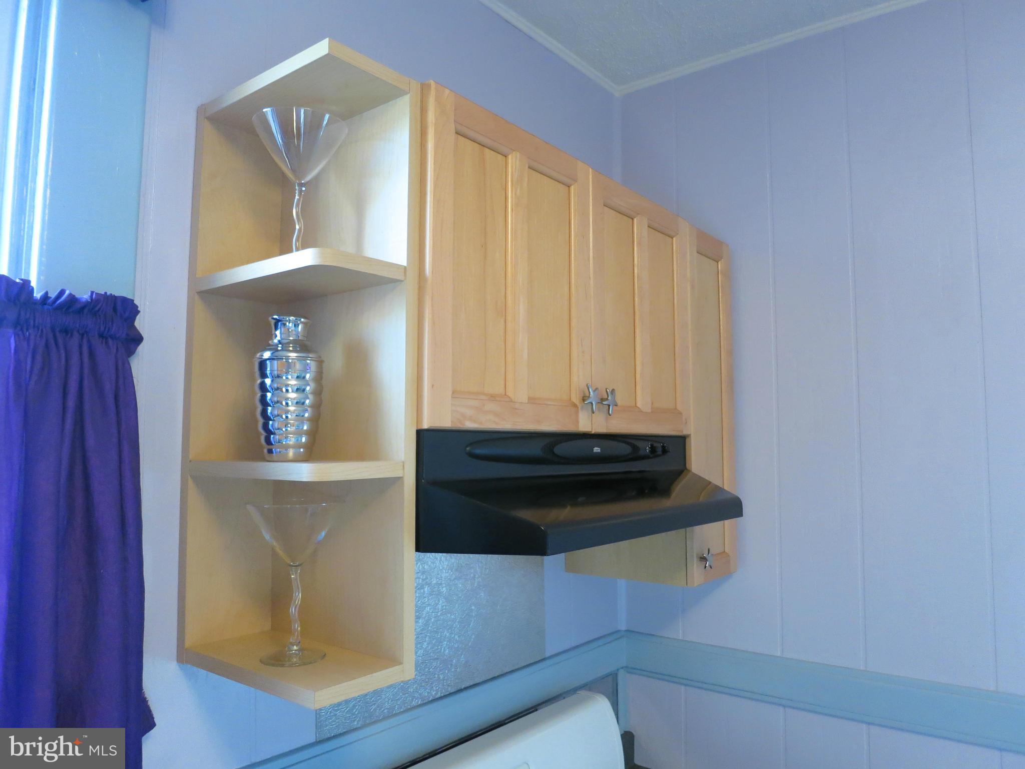 514 Westgate Road Baltimore, MD 21229 - Photo 14 of 30 Kitchen with Maple Cabinets