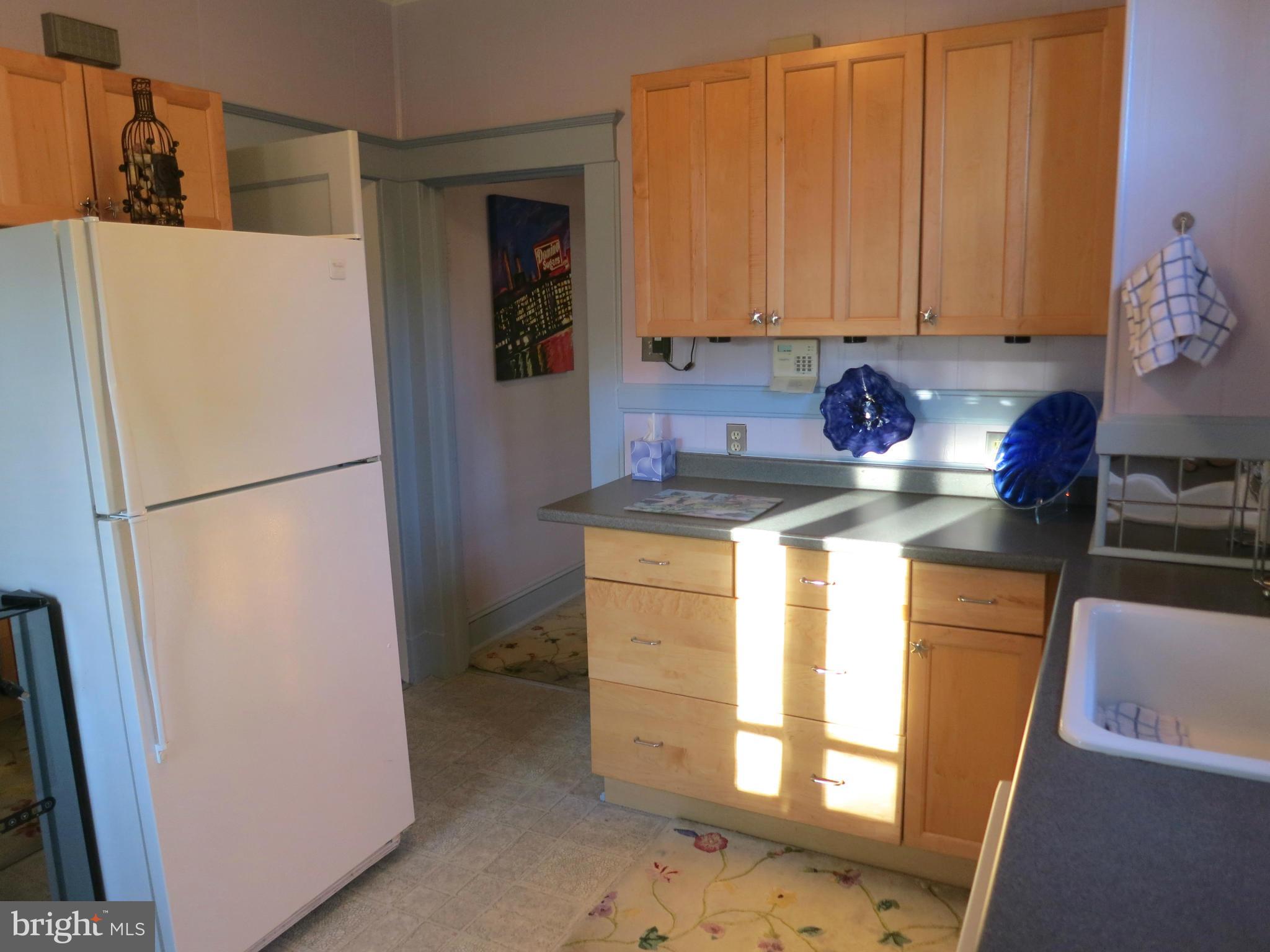 514 Westgate Road Baltimore, MD 21229 - Photo 15 of 30 Kitchen Maple Cabinets