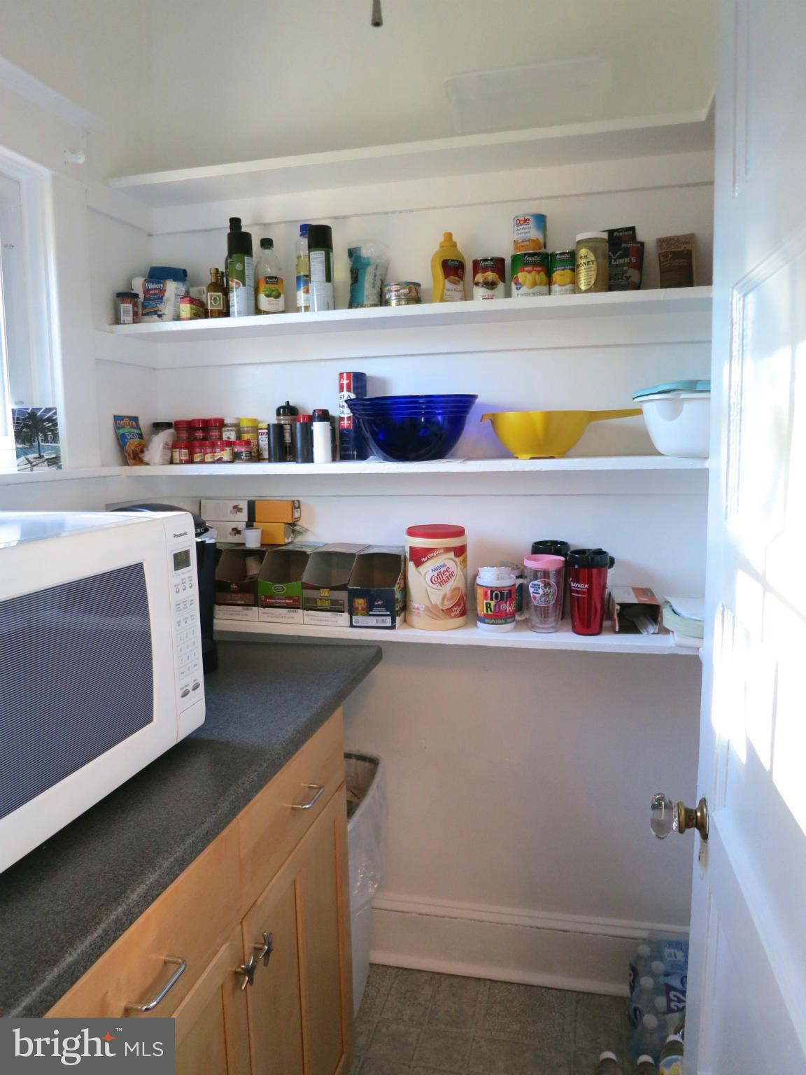 514 Westgate Road Baltimore, MD 21229 - Photo 19 of 30 Kitchen with walk in pantry