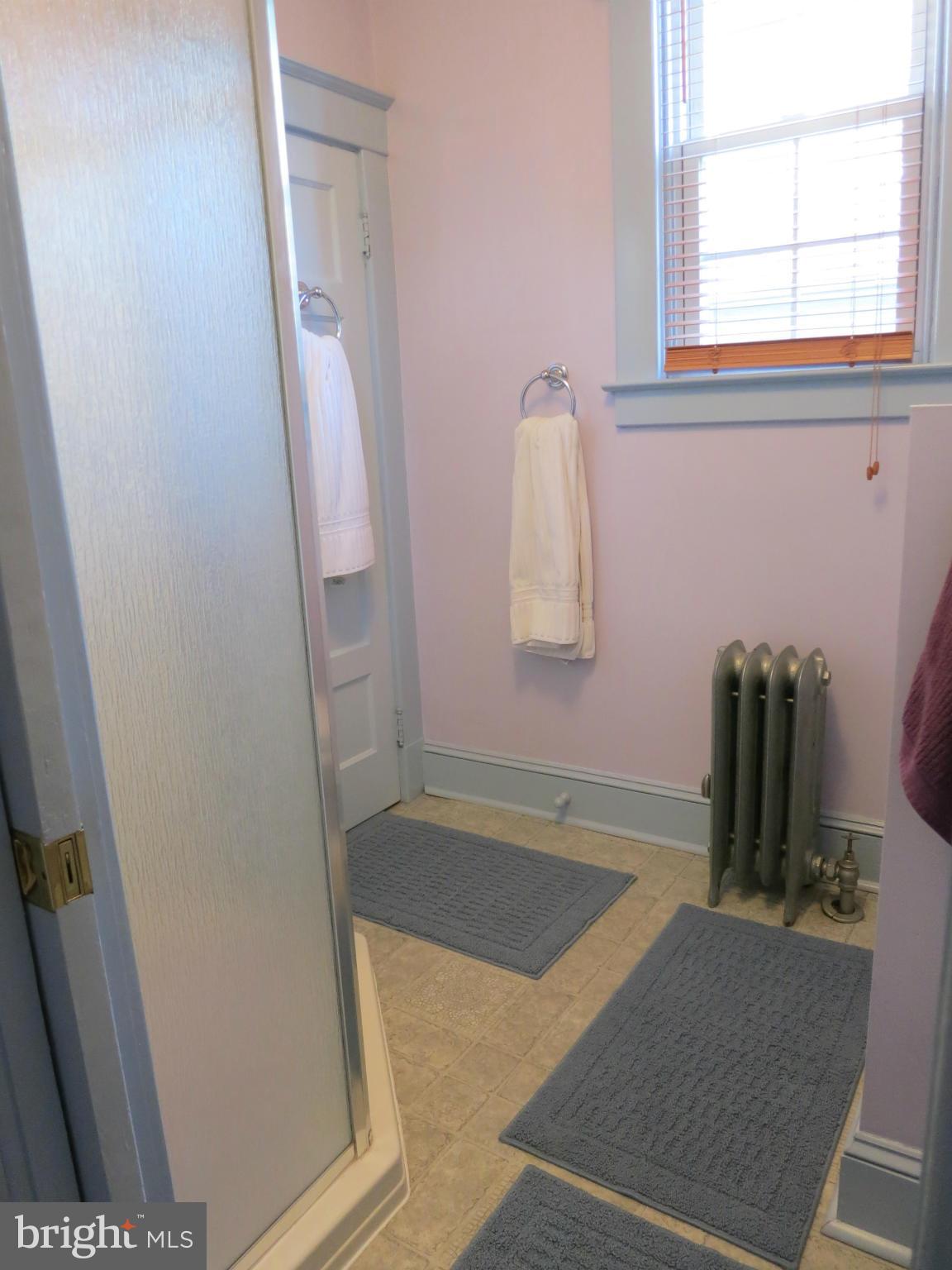 514 Westgate Road Baltimore, MD 21229 - Photo 21 of 30 Main Level Full Bath