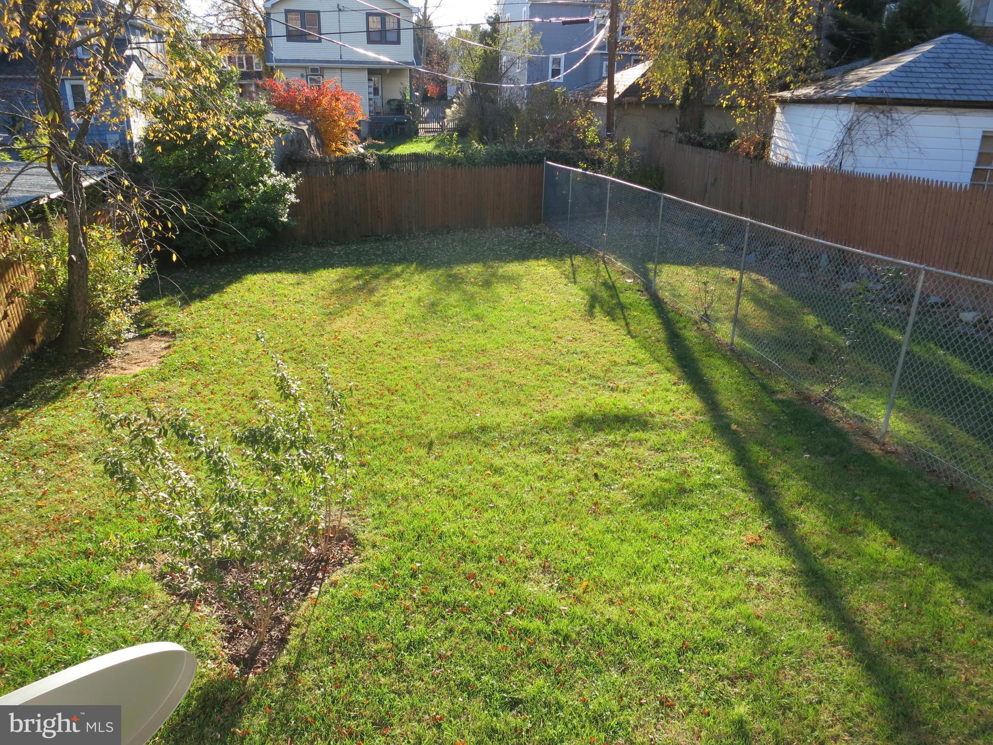 514 Westgate Road Baltimore, MD 21229 - Photo 30 of 30 Also includes the area behind the Chain Link Fence