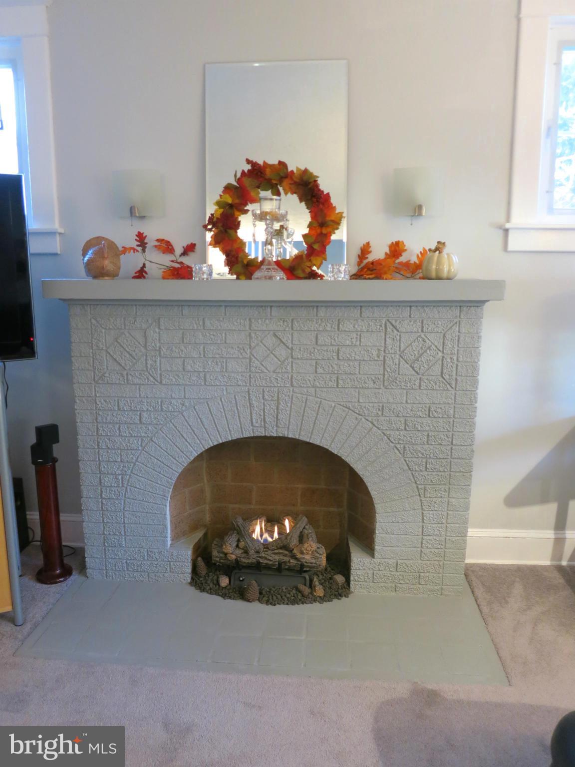 514 Westgate Road Baltimore, MD 21229 - Photo 4 of 30 Living Room