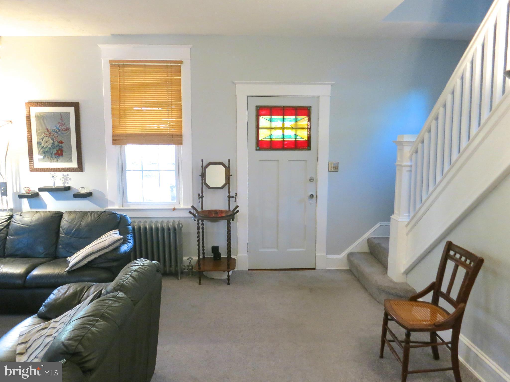 514 Westgate Road Baltimore, MD 21229 - Photo 7 of 30 Living Room