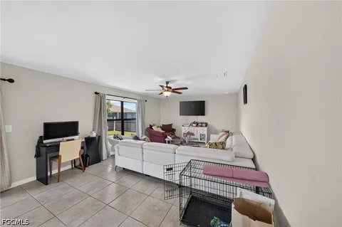 $285,000 | 3903 Northwest 38th Street, Cape Coral, FL 33993