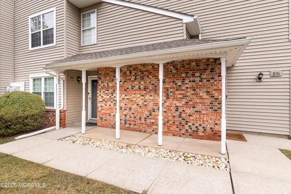 $398,000 | 105 Neilly Court, Unit 105, Old Bridge, NJ 08857