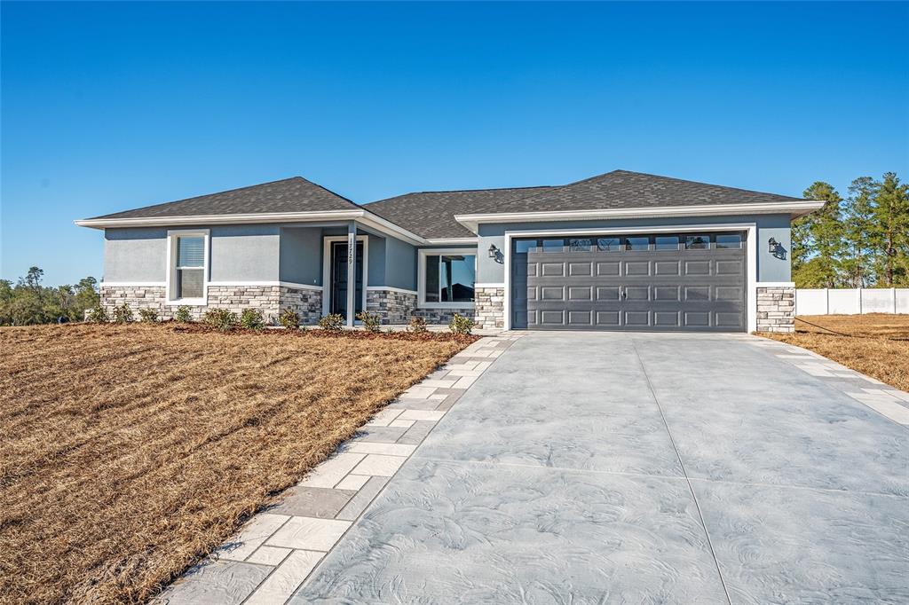 161 Bay Road Ocklawaha, FL 32179 - Photo 3 of 29