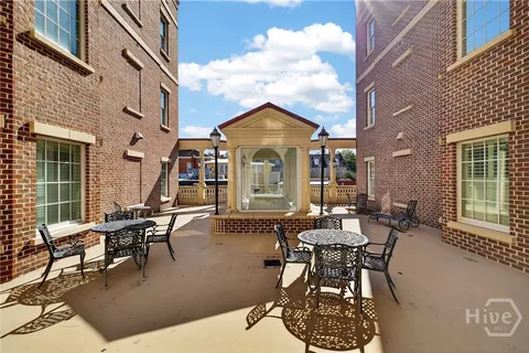 $825,000 | 323 West Jones Street, Unit 104, Savannah, GA 31401