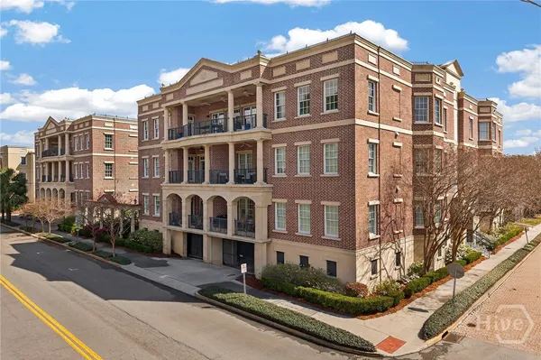 $825,000 | 323 West Jones Street, Unit 104, Savannah, GA 31401