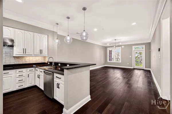 $825,000 | 323 West Jones Street, Unit 104, Savannah, GA 31401