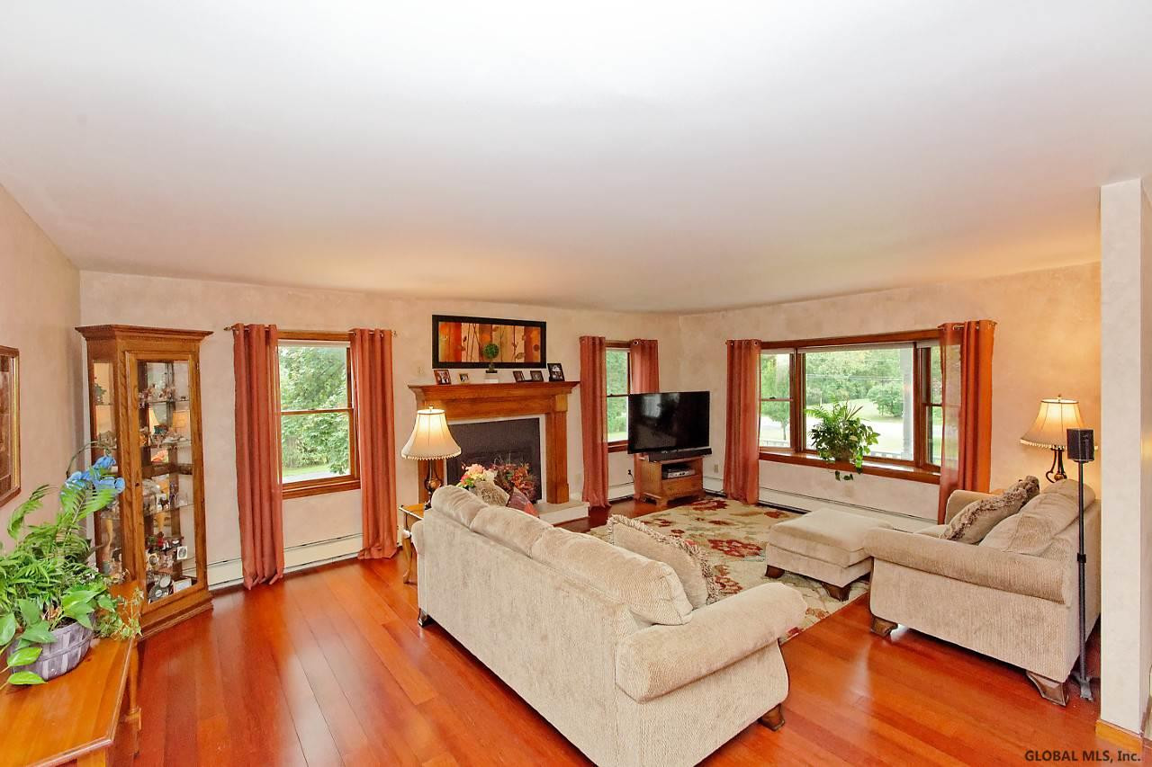383 Consaul Road Colonie, NY 12304 - Photo 11 of 25 Photo 11