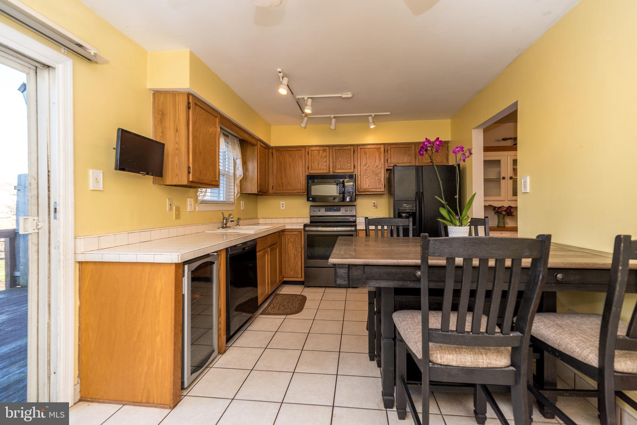 Kitchen w/ Wine Fridge