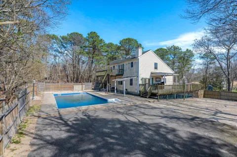 $849,000 | 221 East Montauk Highway, Hampton Bays, NY 11946