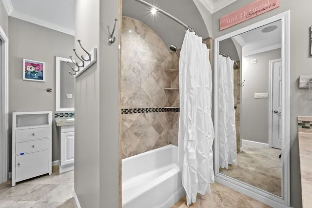 $674,999 | 5600 Oak Boulevard South, Austin, TX 78735