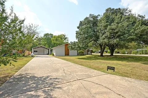 $674,999 | 5600 Oak Boulevard South, Austin, TX 78735