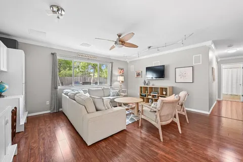 $674,999 | 5600 Oak Boulevard South, Austin, TX 78735