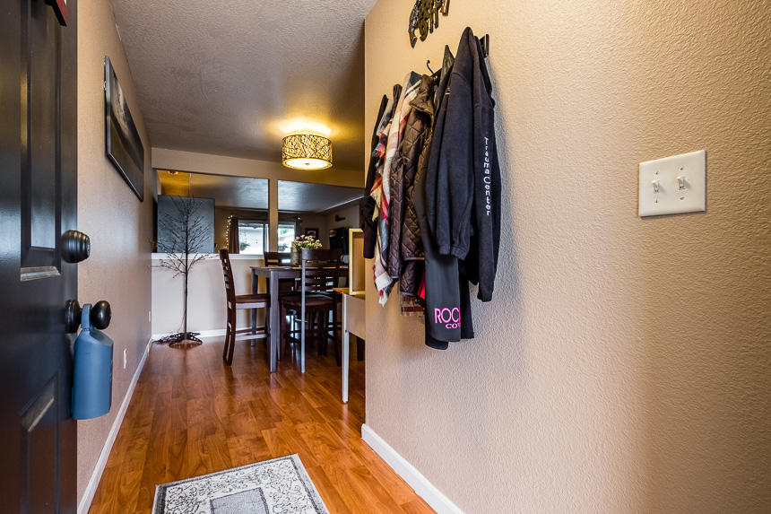 419 Montclair Way Eagle Point, OR 97524 - Photo 4 of 28 419 Montclair-5