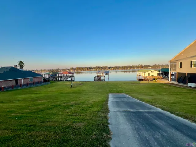 $865,000 | 7908 False River Road, Oscar, LA 70762