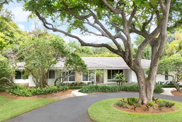 $2,199,000 | 11900 Southwest 72nd Place, Pinecrest, FL 33156