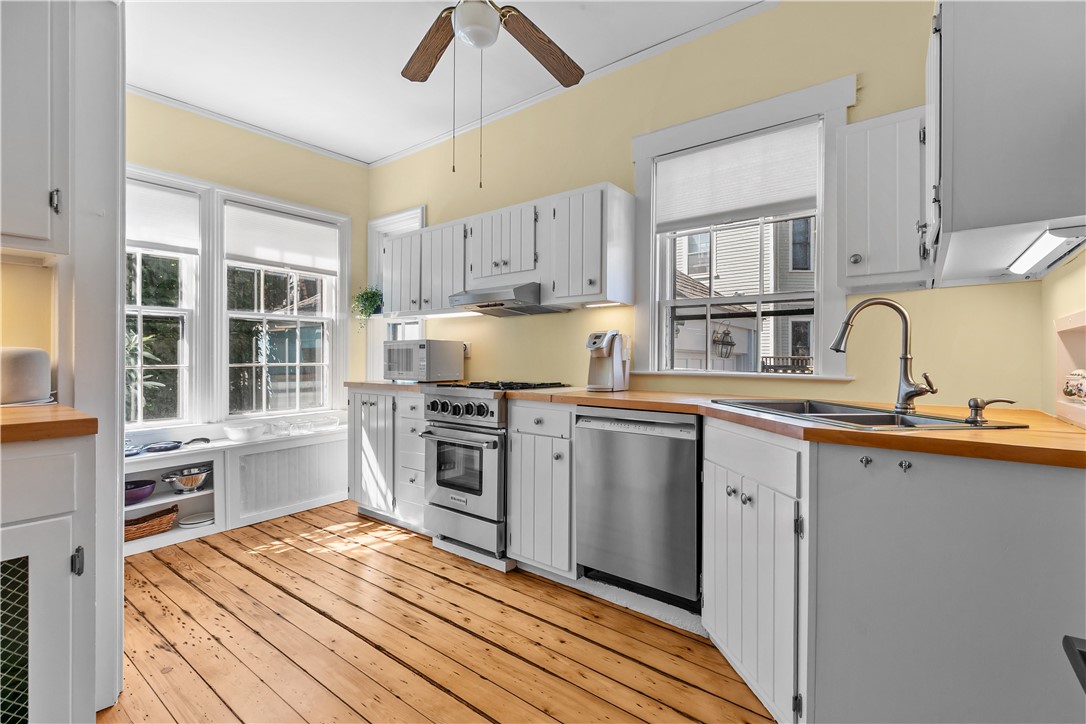 58 2nd Street Newport, RI 02840 - Photo 11 of 39