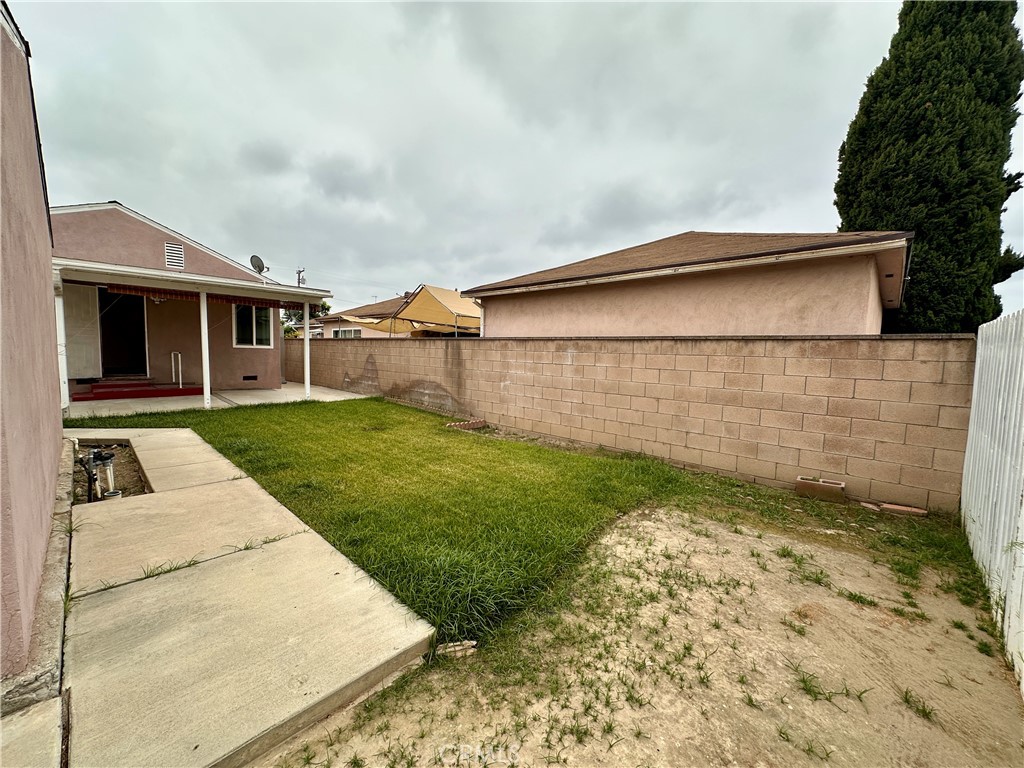 823 Edith Avenue Alhambra, CA 91803 - Photo 41 of 46 a view of a backyard of the house