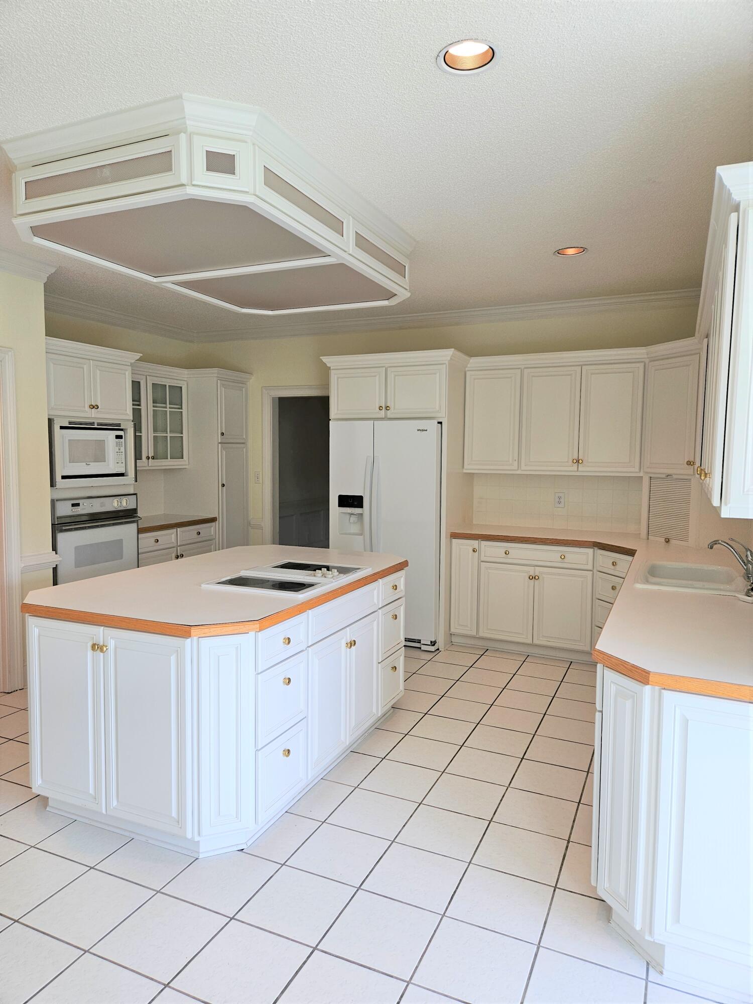 4382 Hardy McManus Road Evans, GA 30809 - Photo 13 of 46 R4382 Hardy McManus kitchen