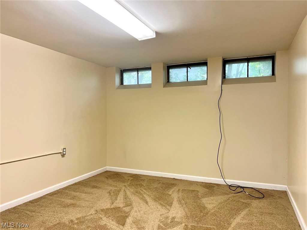 4041 Suffolk Road Cleveland, OH 44121 - Photo 13 of 15