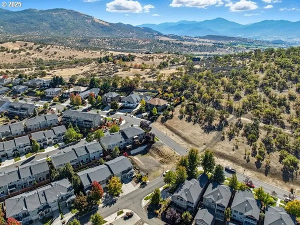 $90,000 | 4719 Hathaway Drive, Medford, OR 97504