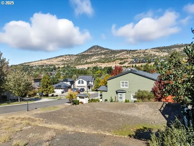 $90,000 | 4719 Hathaway Drive, Medford, OR 97504