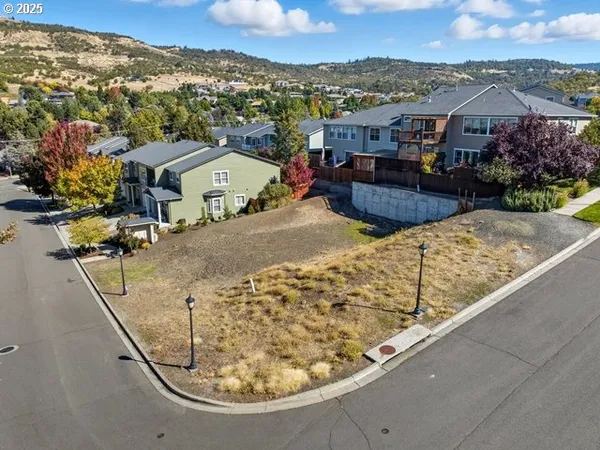 $90,000 | 4719 Hathaway Drive, Medford, OR 97504