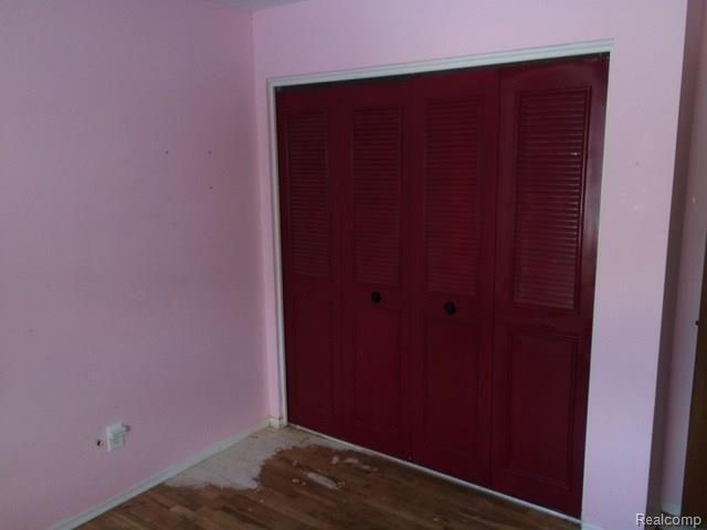 215 Gray Road Lapeer, MI 48446 - Photo 15 of 32 262-176357 bedroom 3 2.jpg