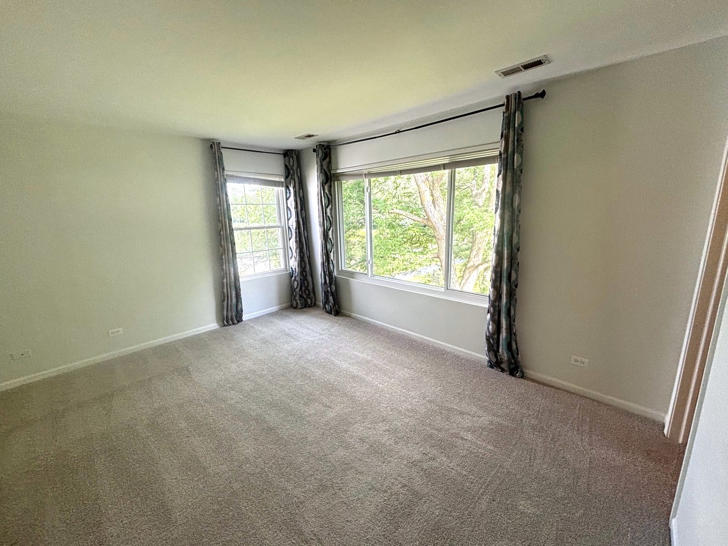 2468 Reflections Drive Aurora, IL 60502 - Photo 24 of 44 a view of an empty room with a window