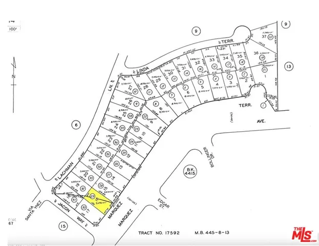 a picture of a small room