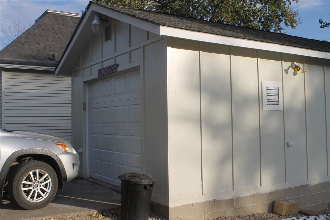 611 Wilson Tama, IA 52339 - Photo 2 of 16 Gallery Image 2