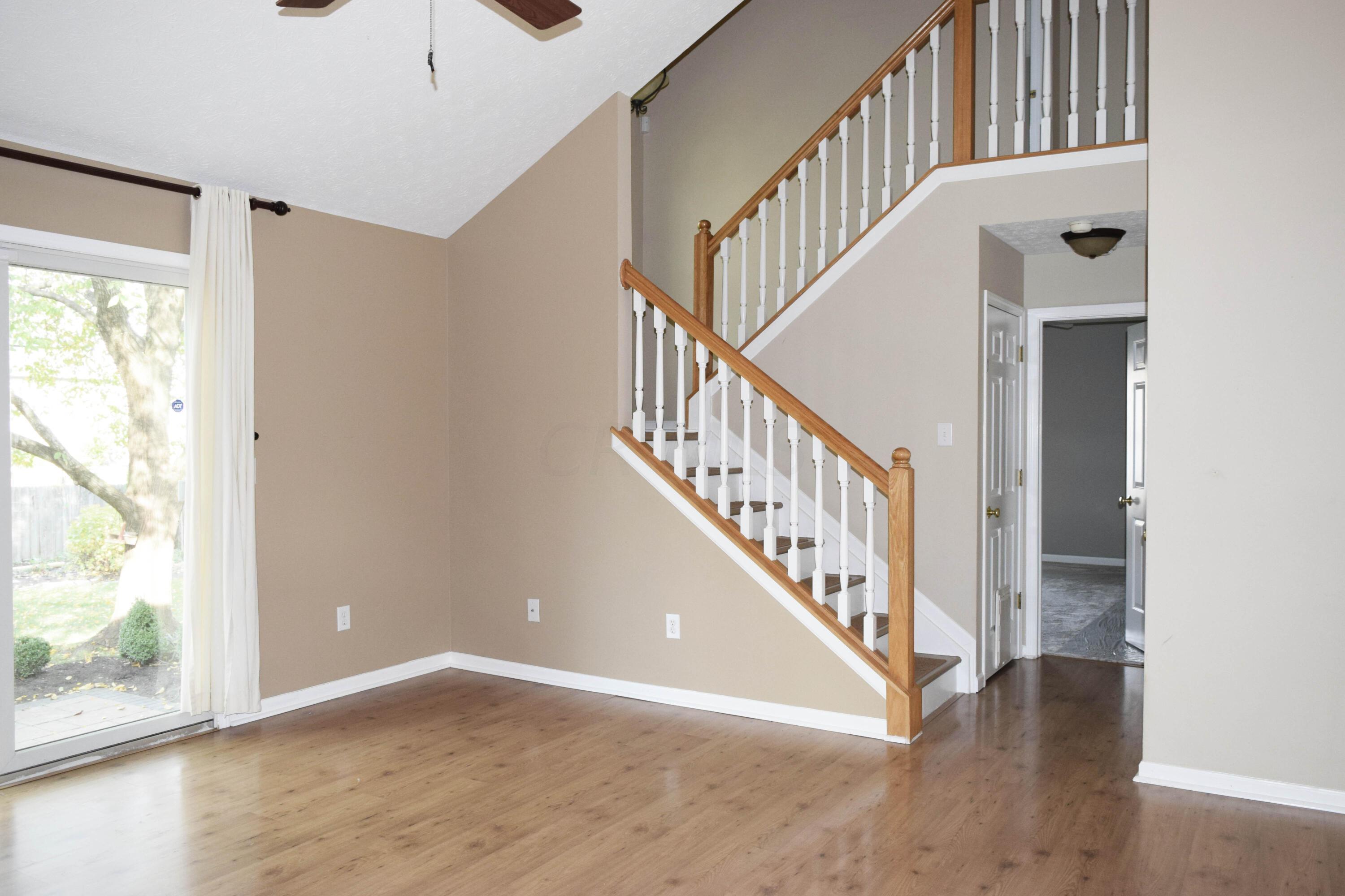 312 Holly Grove Road Lewis Center, OH 43035 - Photo 10 of 32 08-Great Room